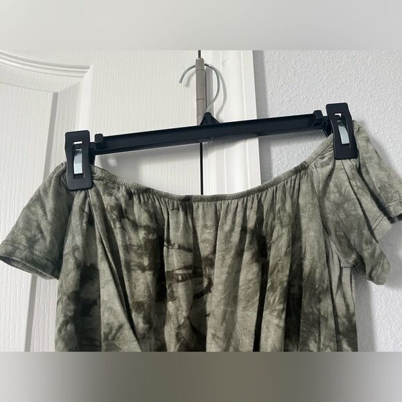 Charlotte Russe Green Tye Dye Shirt Size XS - Picture 3 of 4